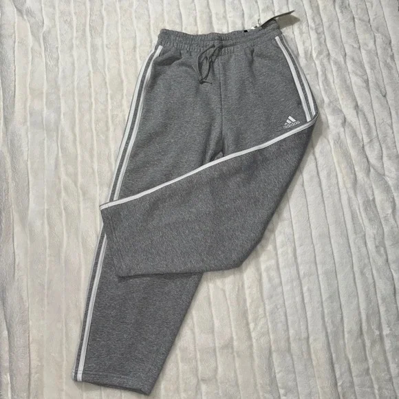 Adidas Women's XS Gray 3 Stripe Fleece Cropped Pants Sweatpants NWT‎ - Picture 4 of 10